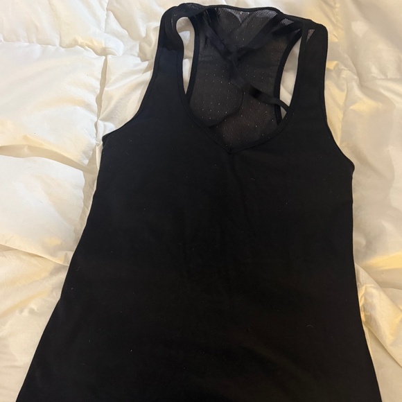 Lululemon Black Tanktop with polka dot mesh pattern sz 4 no pads - Picture 1 of 6